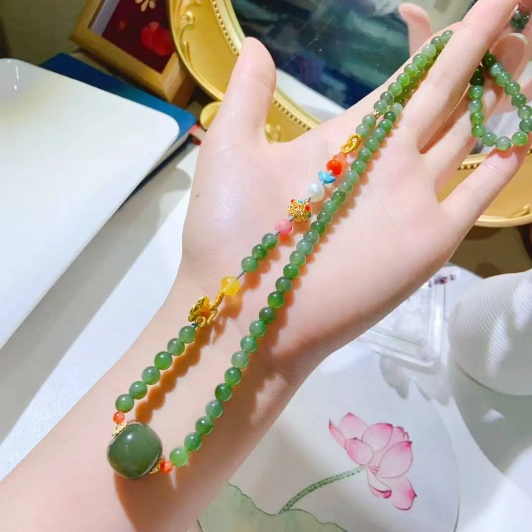 Hetian Jade Bead Clavicle Necklace with Luxury Elements Crystal Country Arts and Crafts
