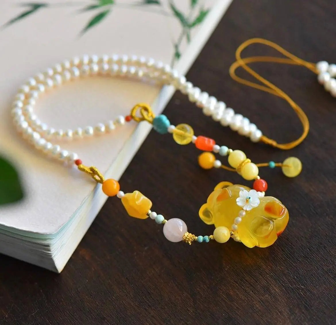 Design Natural Russian Wax Bear Collarbone Chain Necklace SHINECRYS Arts and Crafts