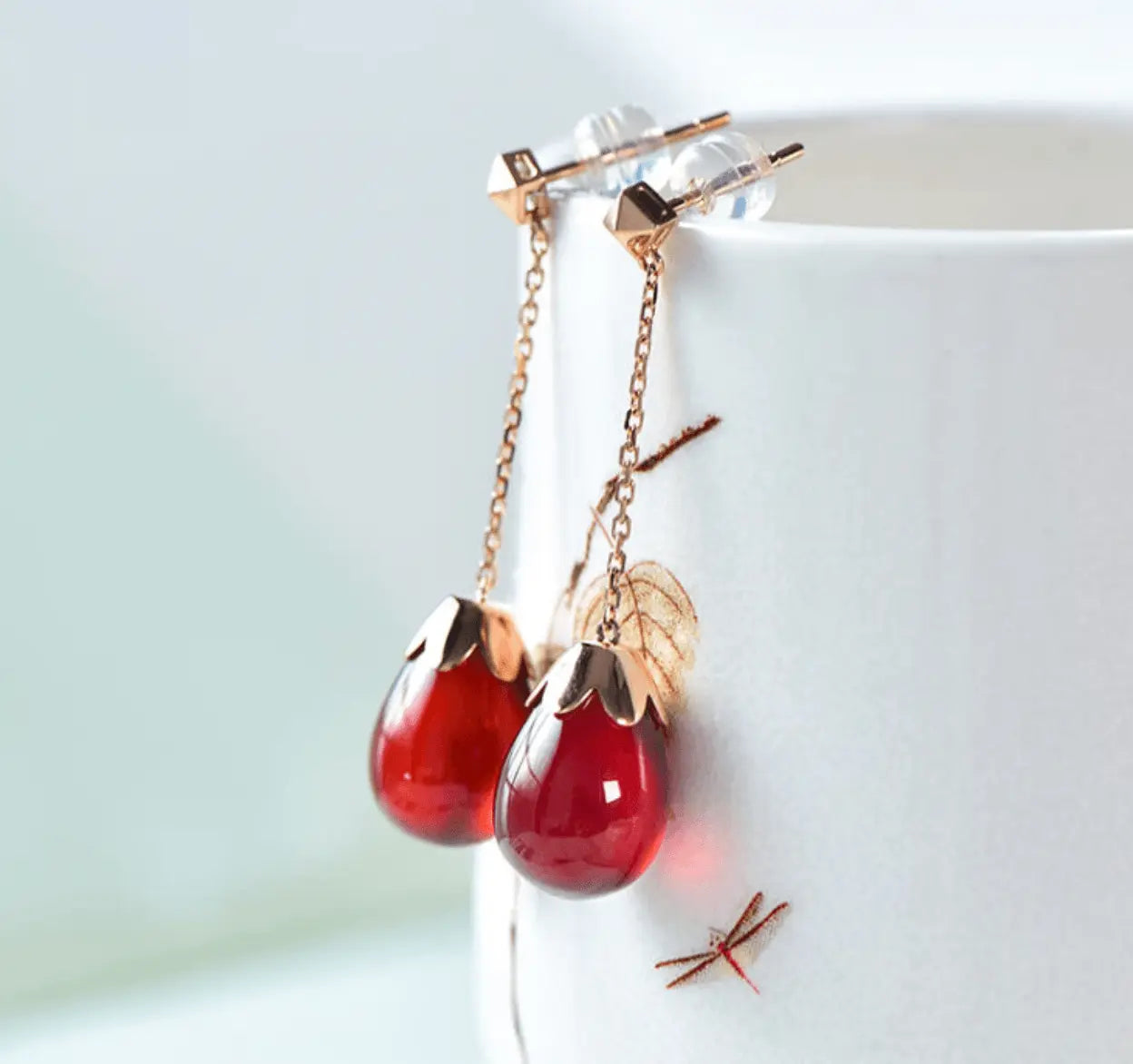 Crimson Elegance 18K Gold Natural Crystal Garnet Earrings xuyuan