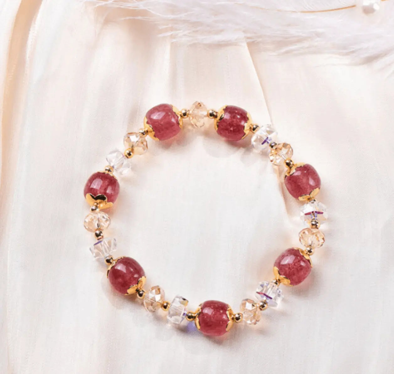 Natural Crystal Strawberry Crystal Bracelet for Elegance xuyuan