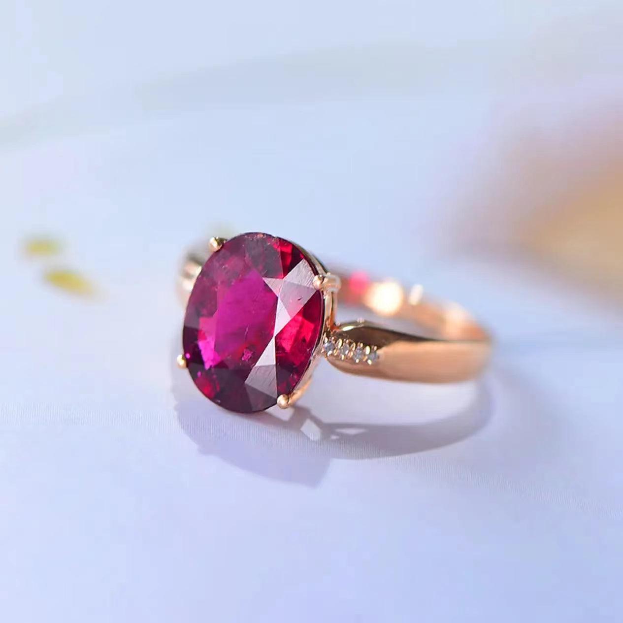 Elegant 18K Gold Ring with Natural Crystal and Tourmaline Accents xuyuan