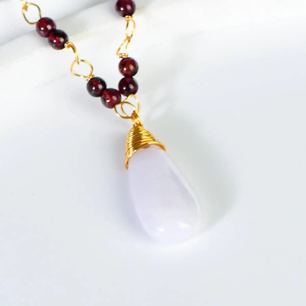 Elegant Emerald Elegance Necklace for Timeless Style Crystal Country Arts and Crafts