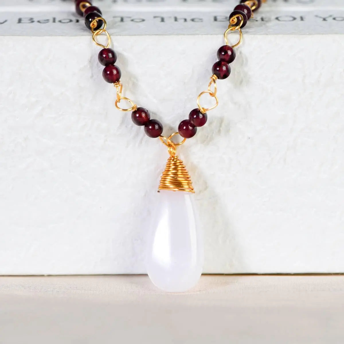 Elegant Emerald Elegance Necklace for Timeless Style Crystal Country Arts and Crafts