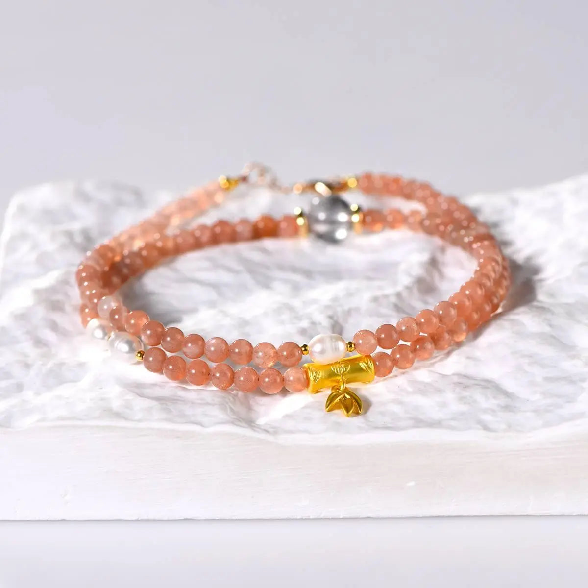 Radiant Sunstone Clavicle Chain Necklace for Elegant Style Crystal Country Arts and Crafts
