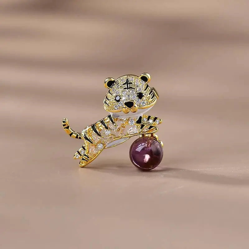 Natural Amethyst Brooch - Little Tiger Design Jewelry Crystal Country Arts and Crafts