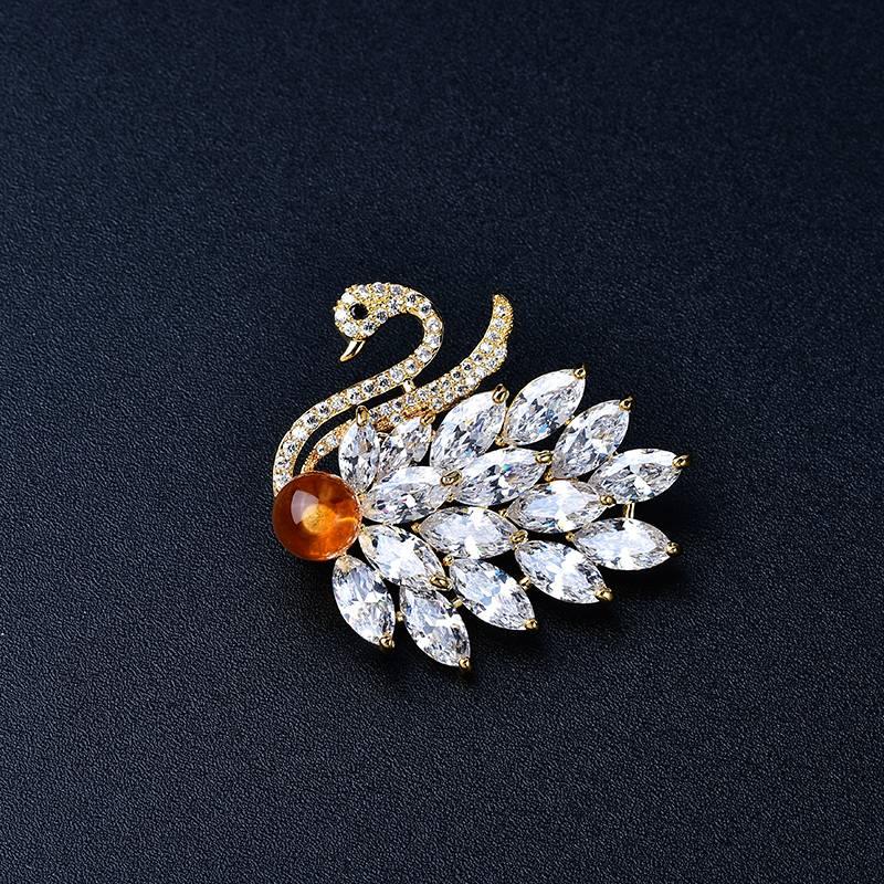 Natural Citrine Brooch Swan Model Elegant Accessory Crystal Country Arts and Crafts