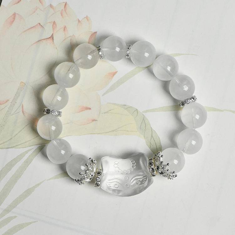 Natural White Phantom and Cat Shaped Bead Bracelet Crystal Country Arts and Crafts