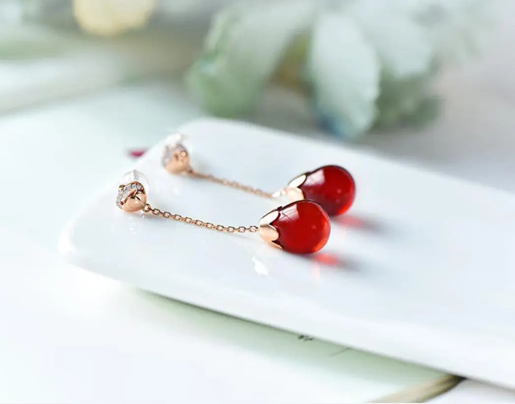 Crimson Elegance 18K Gold Natural Crystal Garnet Earrings xuyuan