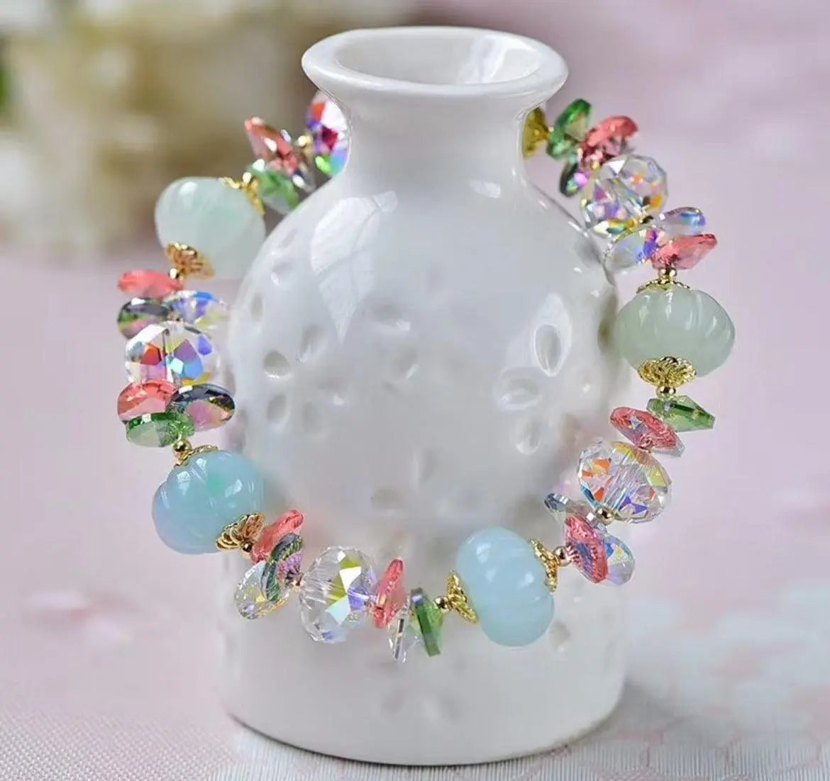 Elegant Jadeite Women's Bracelet with Cultural Significance xuyuan