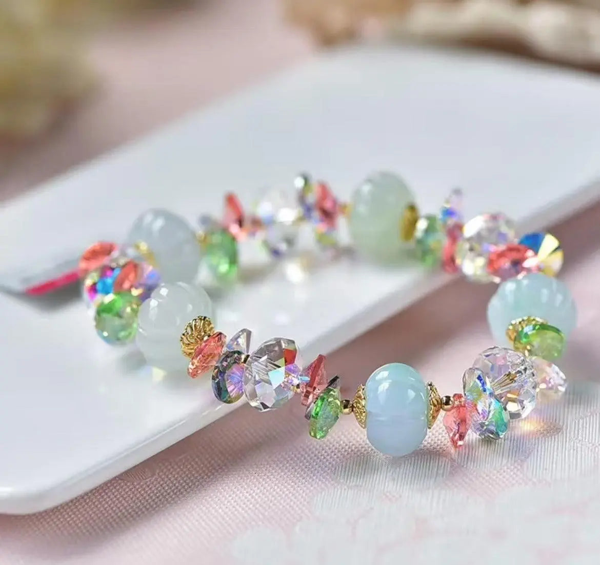 Elegant Jadeite Women's Bracelet with Cultural Significance xuyuan