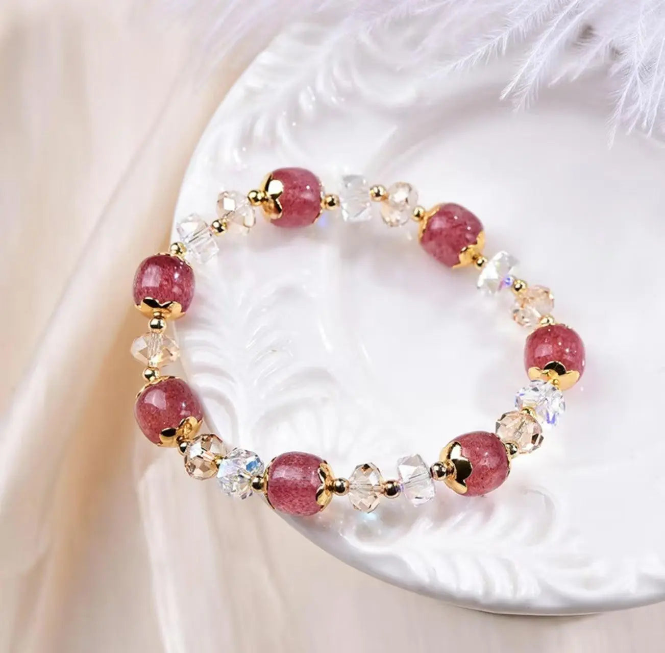 Natural Crystal Strawberry Crystal Bracelet for Elegance xuyuan
