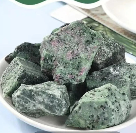 Red - Green Beryl Raw Stone Beihe Arts and Crafts