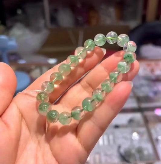 Super Value Natural Green Ghost Pyramid Crystal 9.2MM 22.7g Spring shock crystal