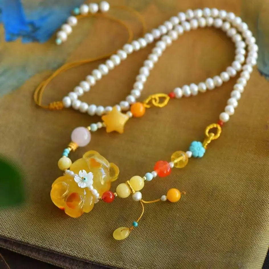 Design Natural Russian Wax Bear Collarbone Chain Necklace SHINECRYS Arts and Crafts