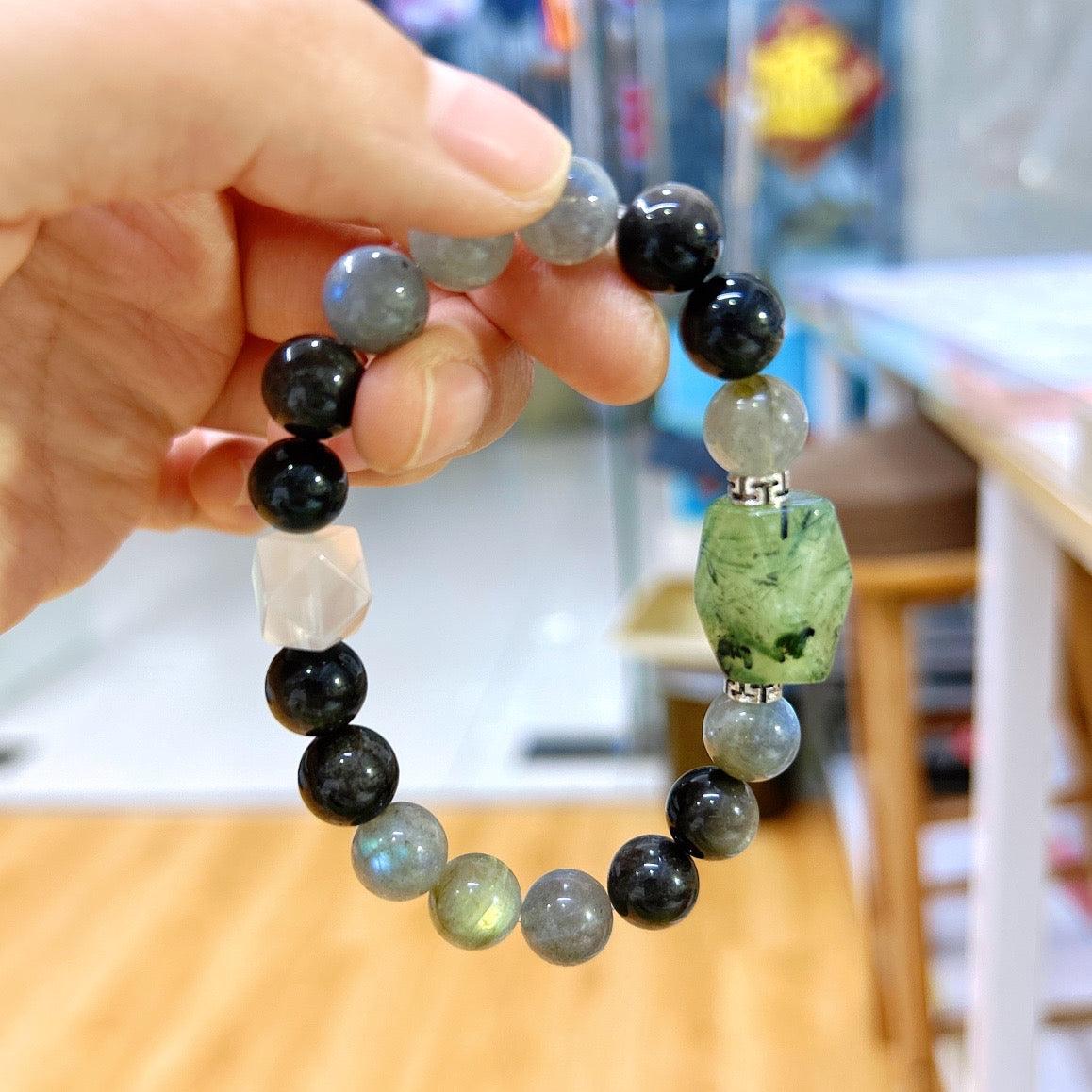Natural Silver Flare Gemstone Jewelry for Elegance